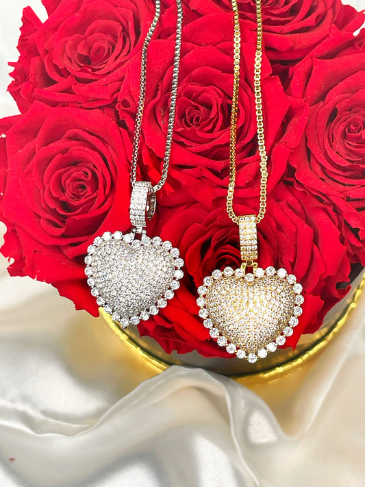 Diamond heart pendant necklace